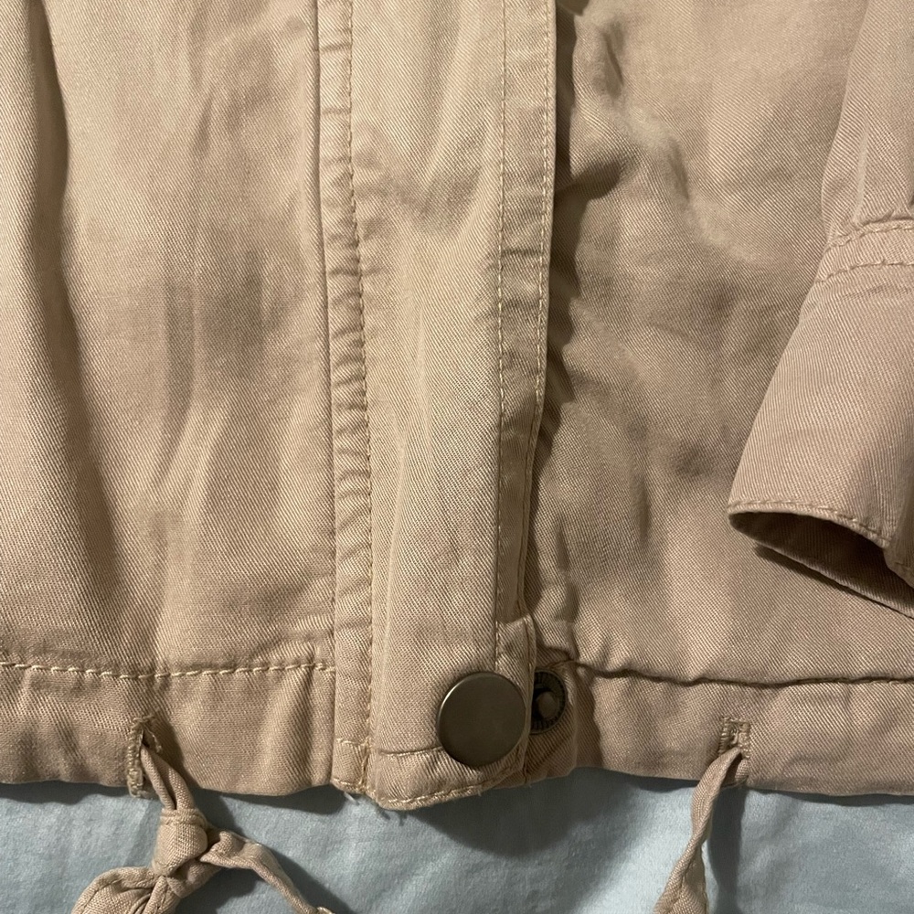 NWT Tan Jacket with Relaxed Fit and Collared Neckline - Picture 5 of 6